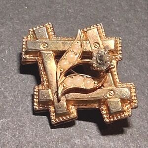 * Vintage Victorian Mourning Pin Brooch Forget Me Not Flower